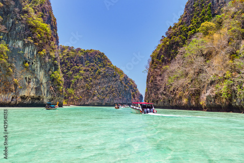 Entry to Pileh Bay on the Phi Phi Lee island in Thailand © Aliaksandr
