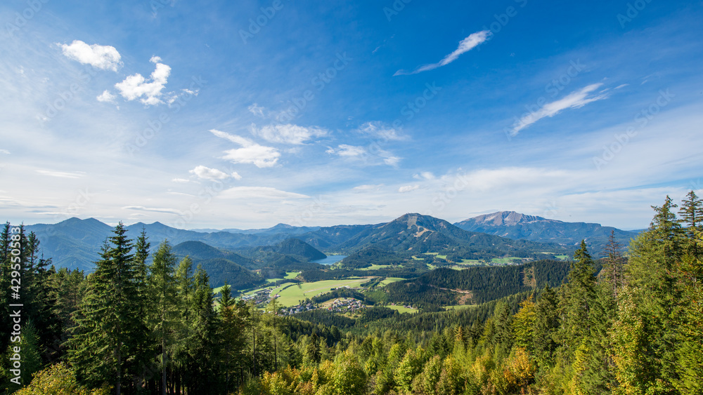 Aussicht von der Mariazeller Bürgeralpe im Sommer. Steiermark, Österreich Aussicht von der Mariazeller Bürgeralpe im Sommer. Steiermark, Österreich
