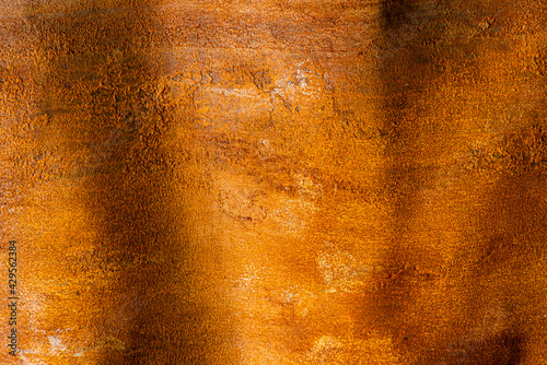 Hintergrund Wand aus Metall rostig wellig in braun orange