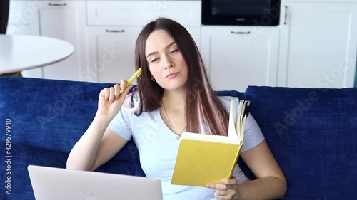 The girl came up with an interesting idea while working