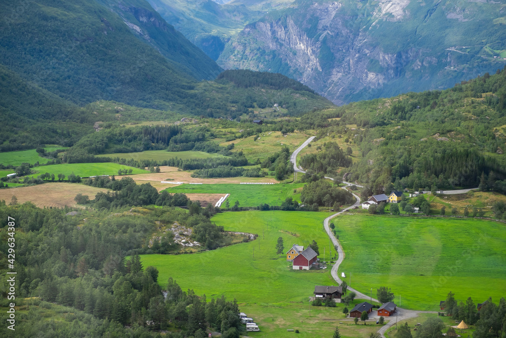 Valles agrícolas en la zona de Geiranger en Noruega
