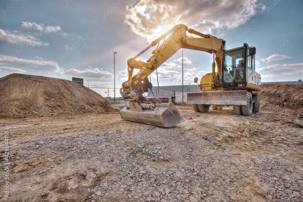 Obraz premium Bagger im Gegenlicht