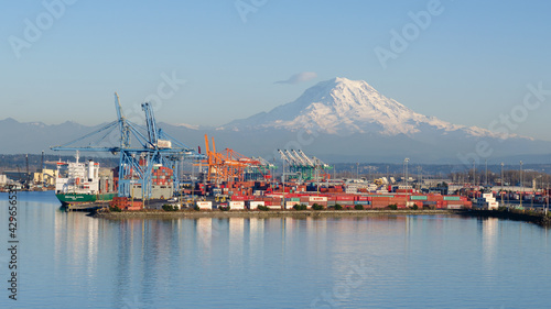 Port of Tacoma © druid007