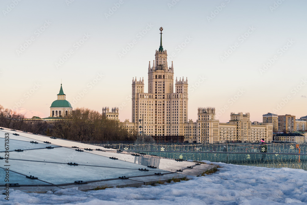 Fototapeta premium Winter sunset view of historical center of Moscow near Kremlin, Red Square and Zaryadye Park, Russia.