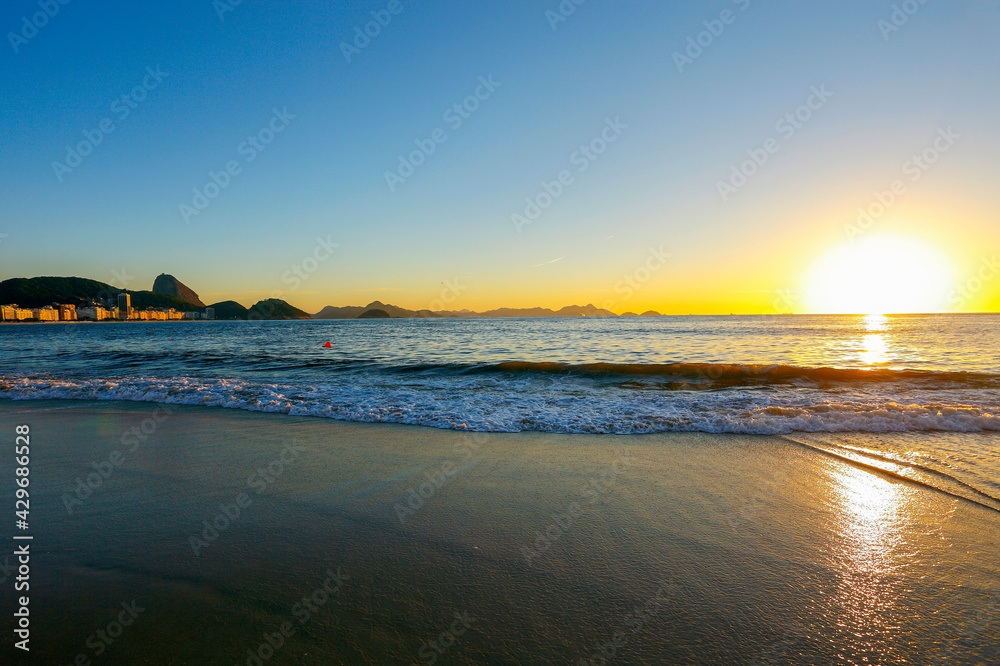 Obraz premium Dawn in Copacabana, Rio de Janeiro