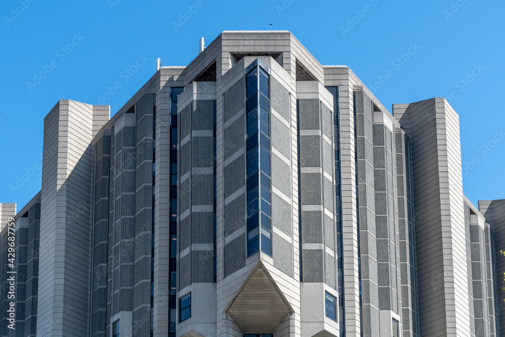 Robarts Library Rear Fotka „The brutalist architecture of the Robarts Library in Toronto ...
