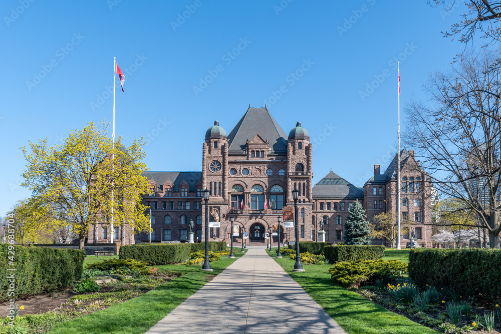 Fototapeta premium Queen's Park Building seat of the Ontario Provincial Government in Toronto, Canada