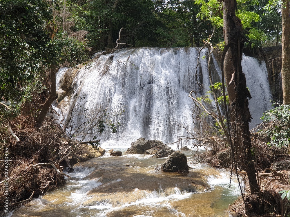Obraz premium oesnesu waterfall