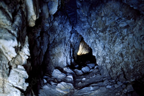Jaskinia Obłazkowa w Tatrach, podziemia w Polsce, speleologia,  photo