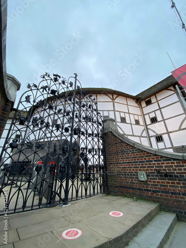 Εκτύπωση καμβά Decorative Entrance Gate at Shakespeare’s Globe Theatre