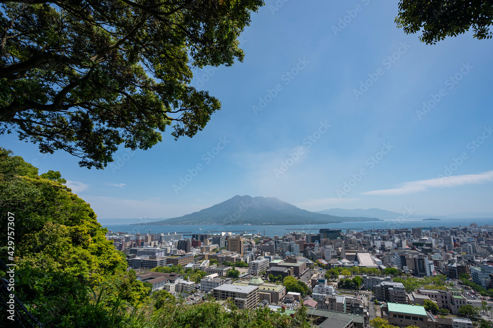 Obraz premium 城山公園展望台からの桜島