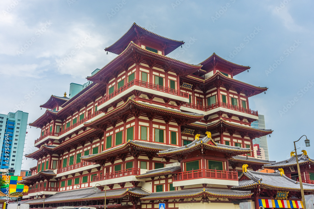 SINGAPORE, 2 OCTOBER 2019: Buddha Tooth Relic Temple in Chinatown