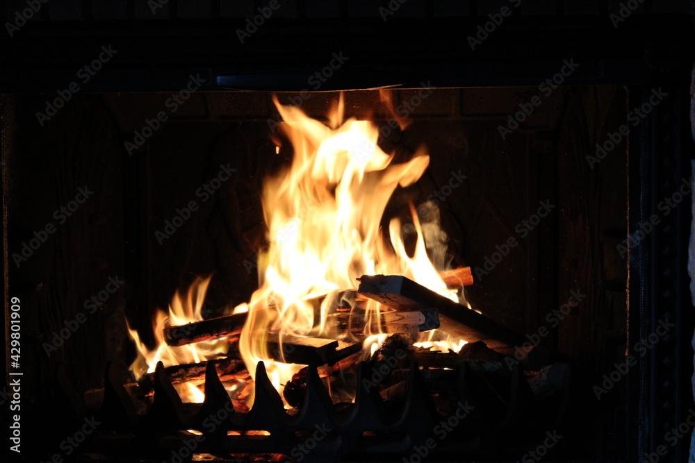 Obraz premium Feu de cheminée