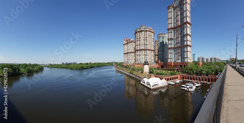 Multi-storey residential complex "Alyye Parusa" (Scarlet Sails) on the embankment of the Moskva River