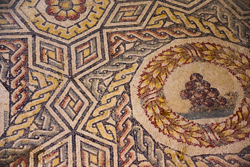 roman art pattern