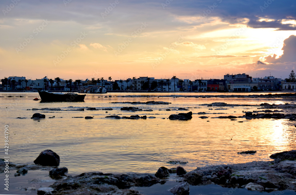 Fototapeta premium sunset over the harbour
