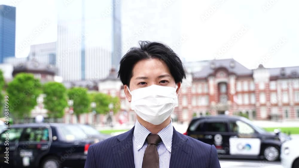 マスクのビジネスマン マスクのビジネスマン