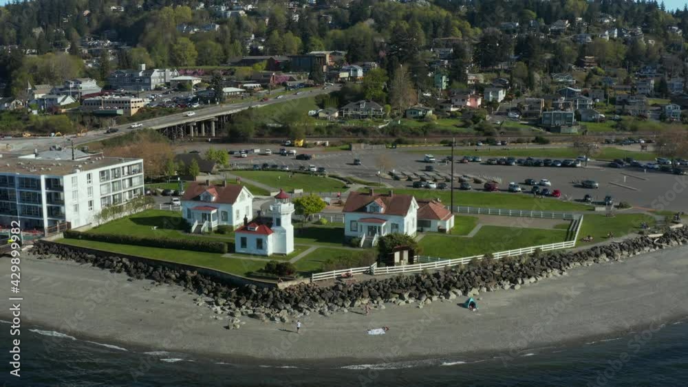 Zooming out of Lighthouse in Pacific Northwest Zooming out of Lighthouse in Pacific Northwest