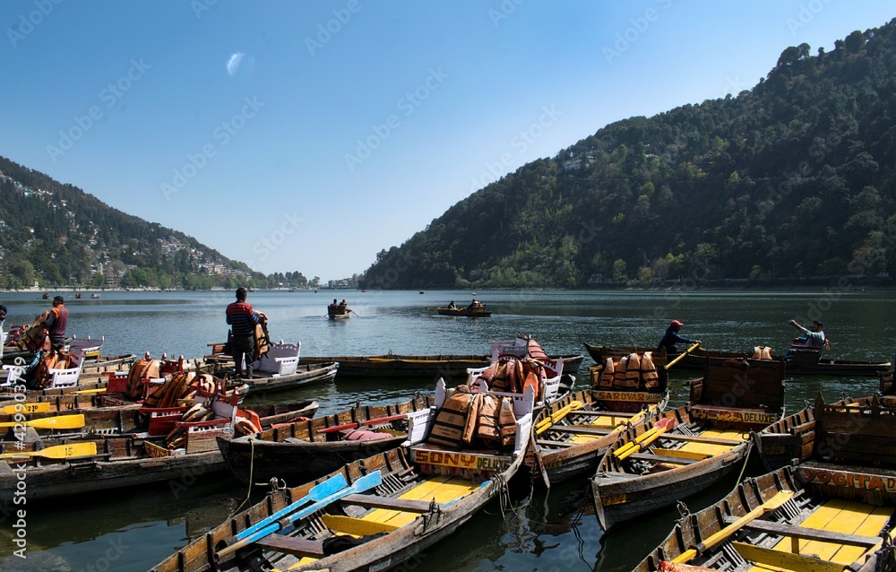 lake view of Nainital