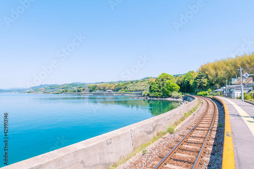 Wallpaper Mural lake in the park Torontodigital.ca