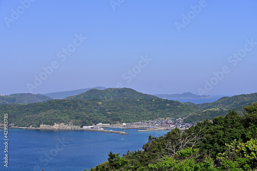 sea and mountains