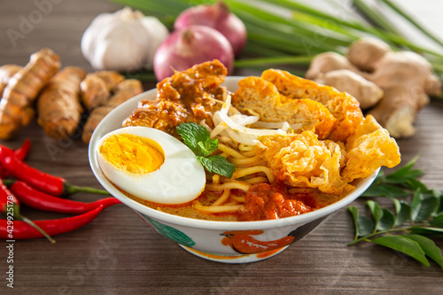 Fotografía Curry Laksa which is a popular traditional hot and spicy noodle soup from the culture in Malaysia