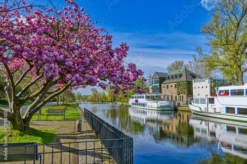 Promenade und Wasserbahnhof an der Ruhr in Mülheim Ruhr