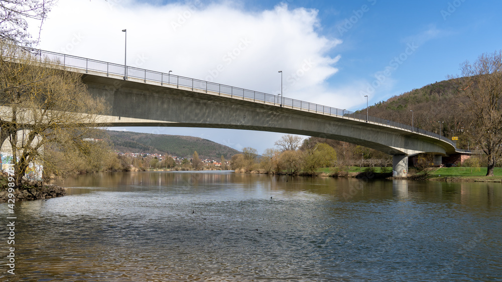 Die neue Mainbrücke über den Main in Lohr am Main, Main-Spessart, Bayern, Deutschland