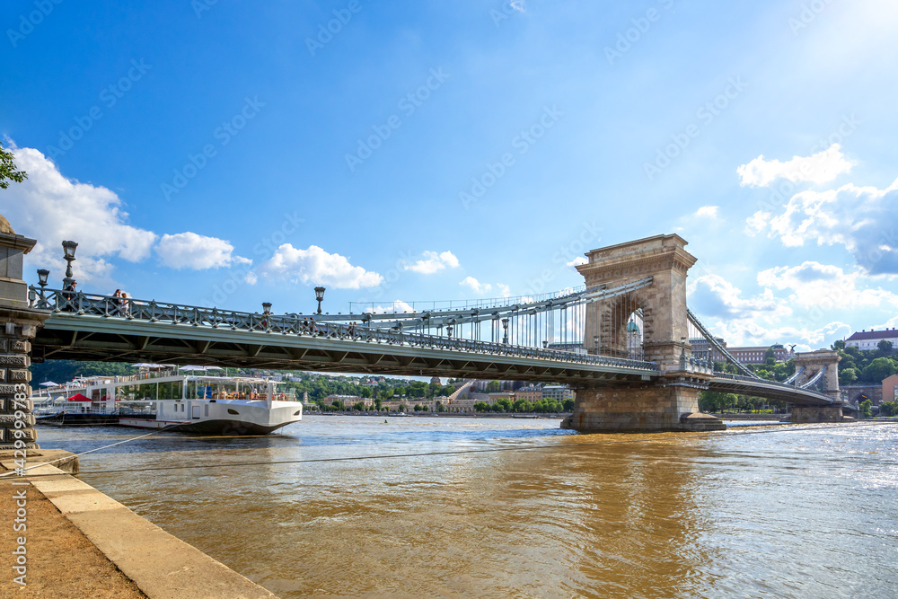 Obraz premium Kettenbrücke, Budapest, Ungarn 