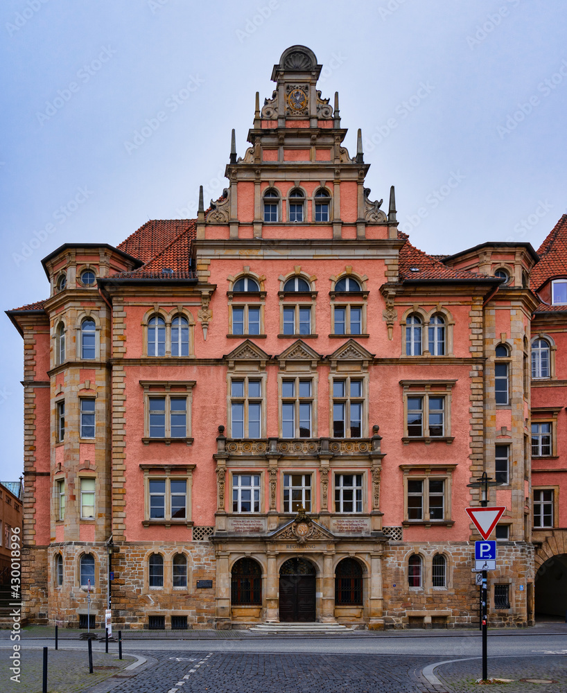 Obraz premium Landesamt für Soziales, Jugend und Familie in Hildesheim