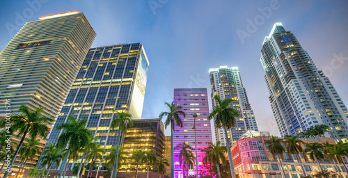 Downtown Miami skyscrapers at sunset from Bayfront Park, Florida © jovannig