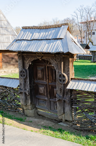 Fototapeta Naklejka Na Ścianę i Meble -  Ancient wooden fence with gate from Romania 