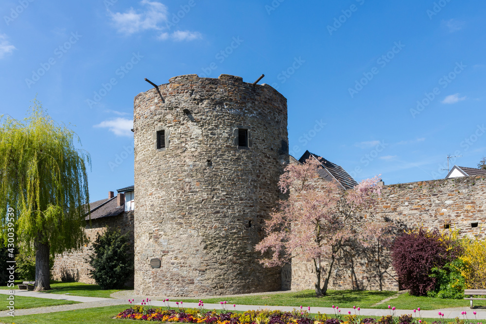 Ahrweiler, Stadtmauer mit Kanonenturm
