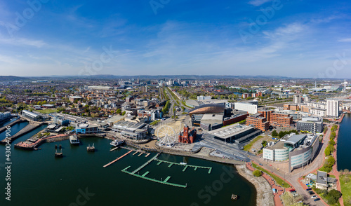 Canvas Print Panoramic aerial view of Cardiff Bay with the city centre in the background