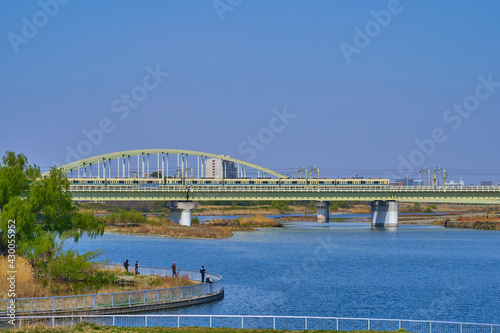 川崎市多摩区宿河原の多摩川から小田急多摩川橋梁方面を見る