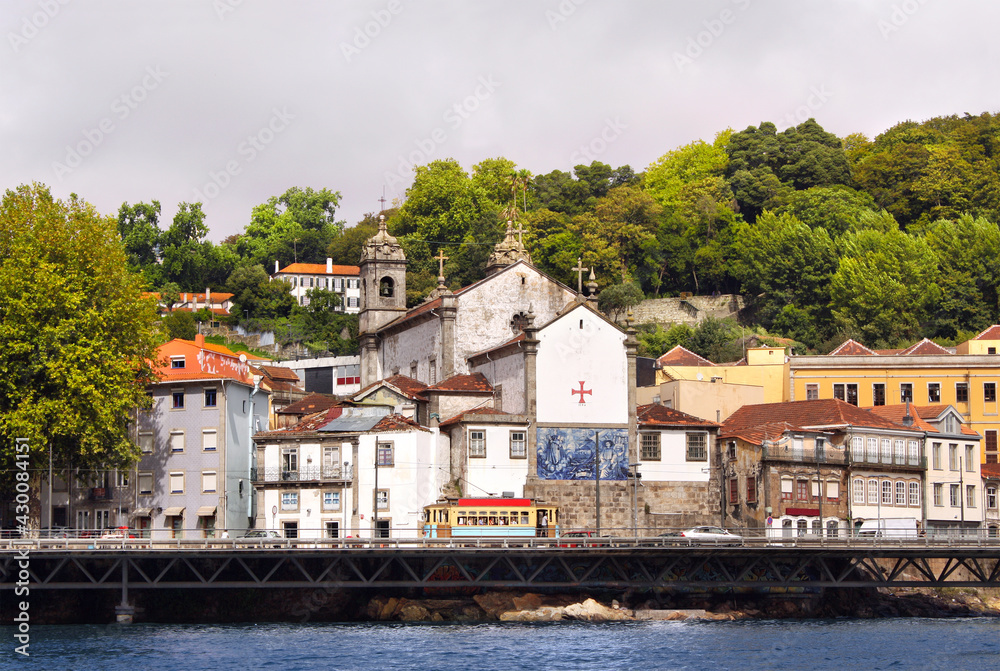 Fototapeta premium Houses and cathedral in old part of Ribeira, Douro river, Porto, Portugal