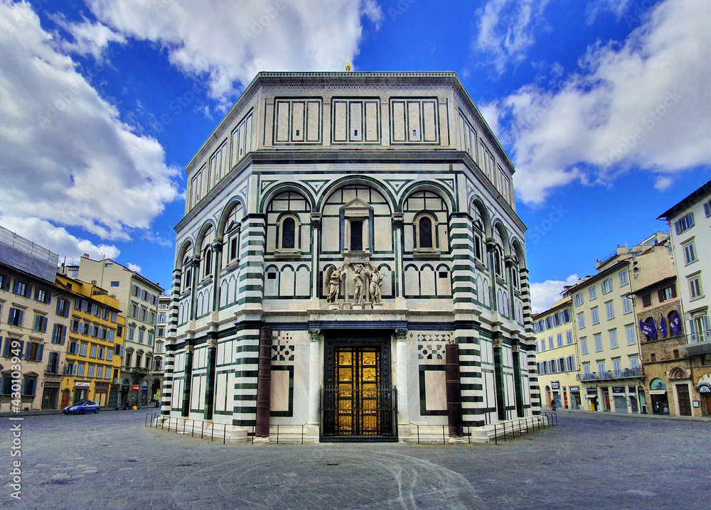 Il Battistero di Firenze, in piazza Duomo, ai tempi della pandemia Covid.