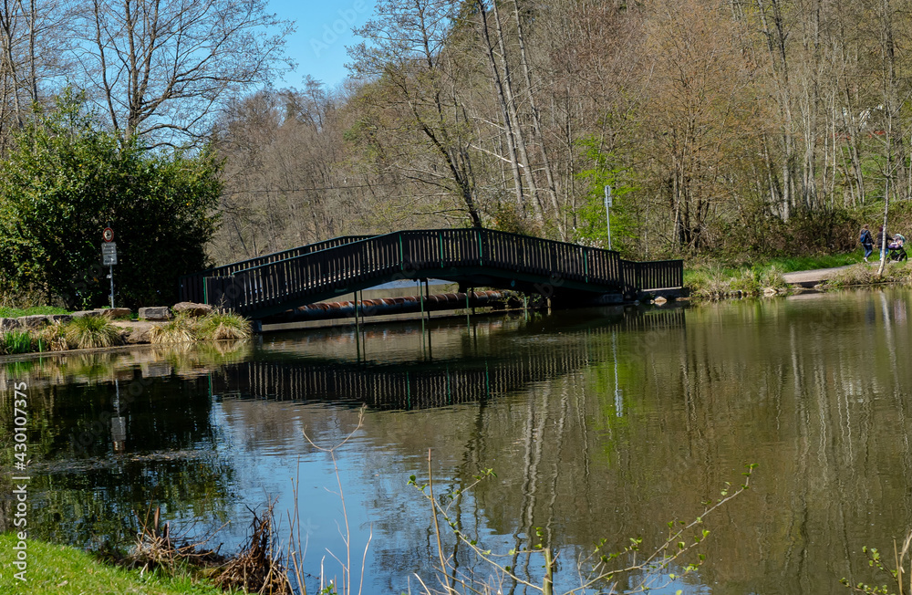 Brücke- Fußgängerbrücke