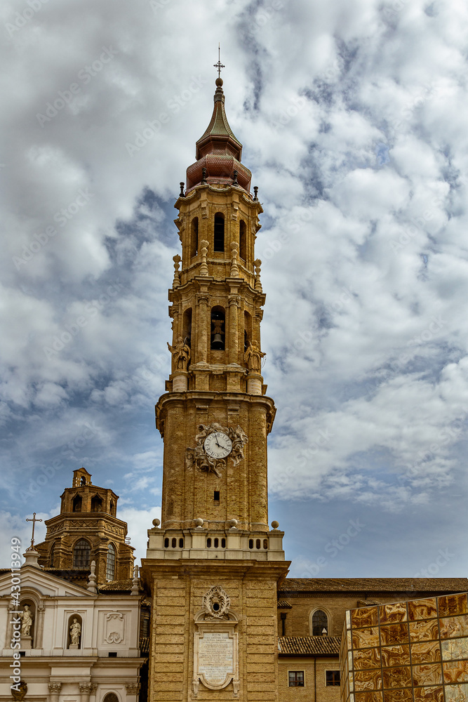 landscape Nuestra Señora del Pilar Cathedral Basilica against the sky