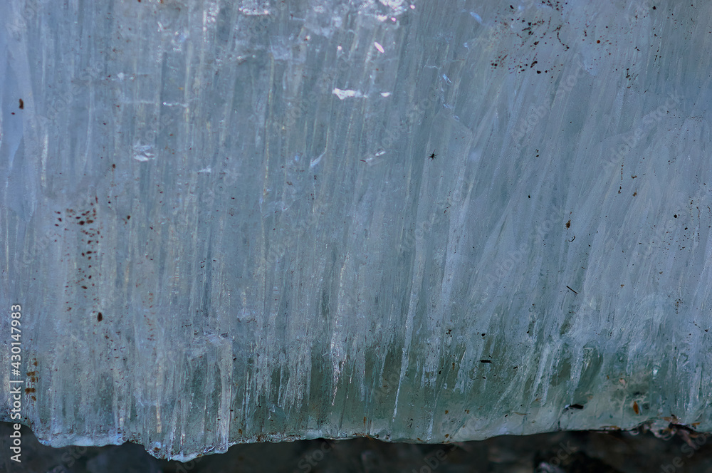 The structure of spring river ice.