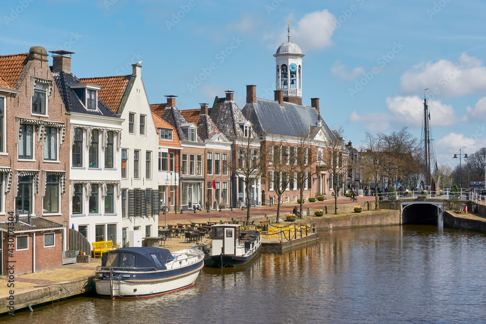 Obraz premium View on Dokkum in The Netherlands with the 17th century town hall. Dokkum is one of the Frisian eleven cities.
