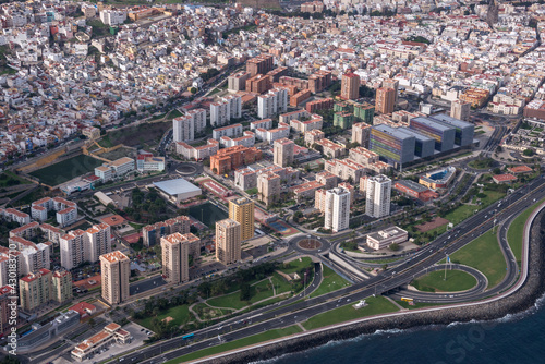 Fotografía aérea de la costa y ciudad de Las Palmas de Gran Canaria