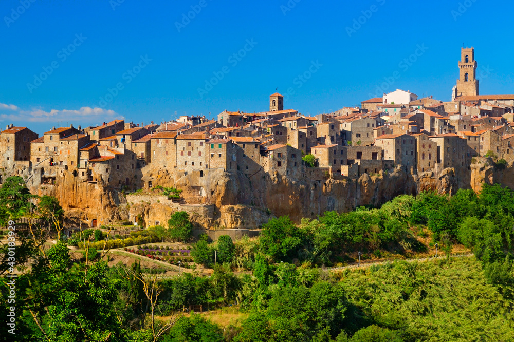 Mittelalterliches Dorf Pitigliano in der Provinz Grosseto, Toskana, Italien