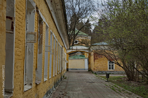 Outbuildings of the Valuevo noble estate. © Олег Раков