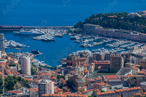 Principauté de Monaco vue du village de La Turbie dans les Alpes-Maritimes, France.  © Bernard GIRARDIN