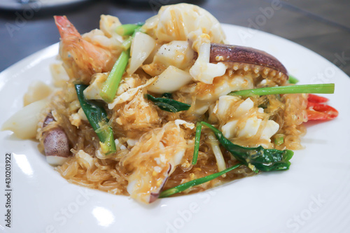 stir fried squid ,shrimp and vermicelli