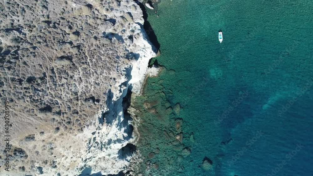 Plage de Kambia sur l'île de Santorin dans les Cyclades en Grèce vue du ...