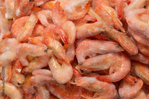 Fototapeta Naklejka Na Ścianę i Meble -  Fresh shrimps in ice. Top view.