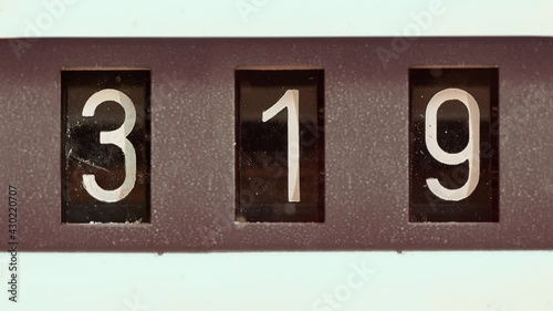 3 digit mechanical counter turning full loop photo
