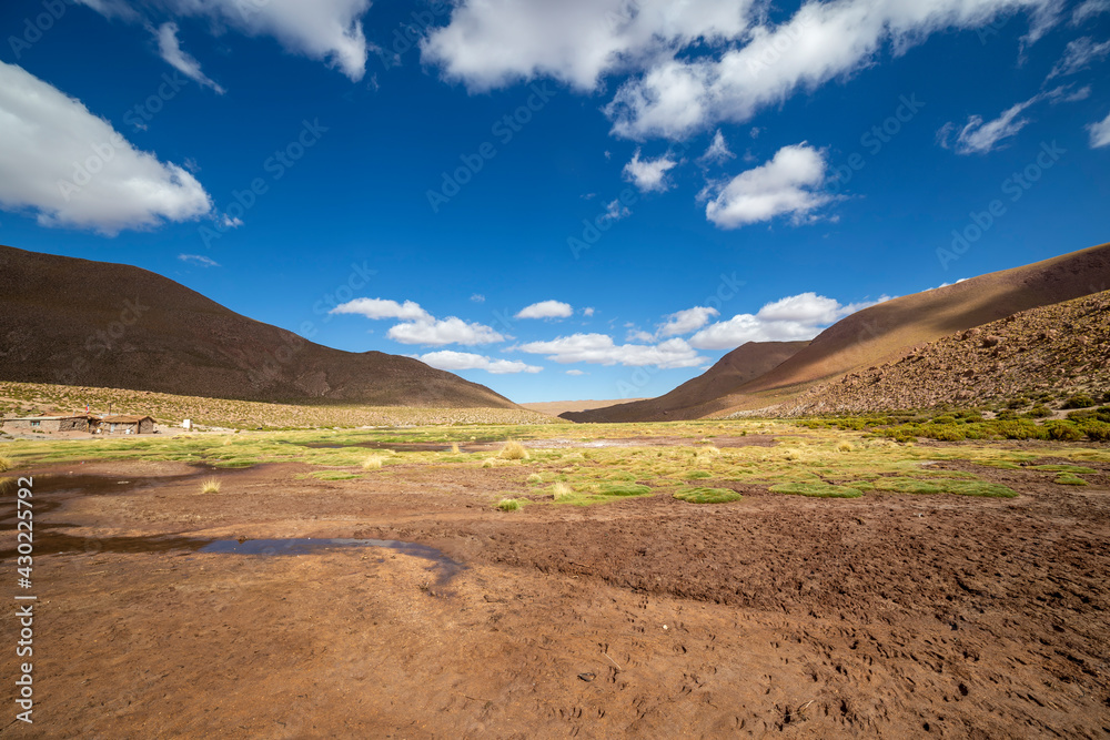 Fototapeta premium View from the scenic road&nbsp;to&nbsp;El Tatio Geysers, Chile